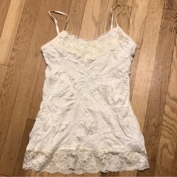 MAURICE • LACE TRIM CRINKLE CAMI CREAM • SZ. SMALL - Picture 1 of 4